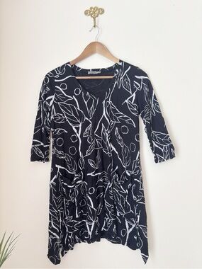 Chalet Black & White Leaf Print Tunic Top XS